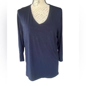 Chico's navy blue 3/4 sleeve top, veck, size large